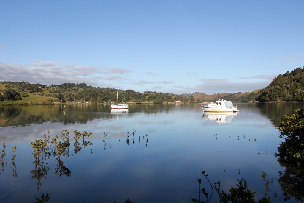 This is also Wenderholm. It get's two pictures here because it's so terribly calm and peaceful. This was taken at 8am on a Sunday Morning. When you were in bed