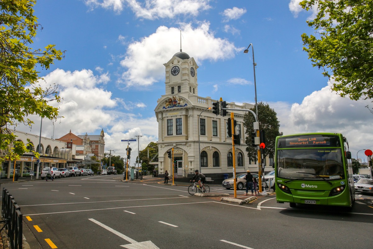 ponsonby-bus