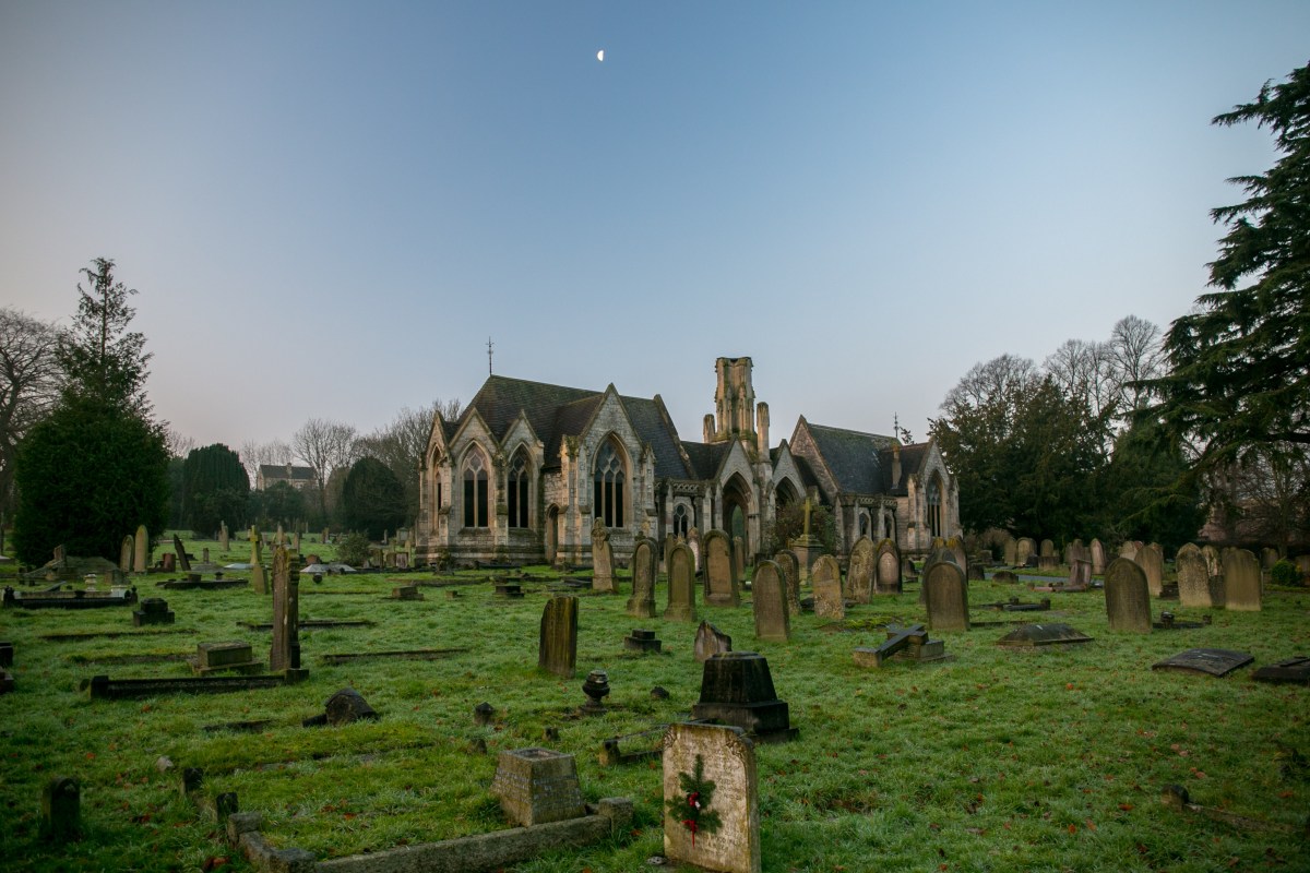 bath-cemetary-tomb-2