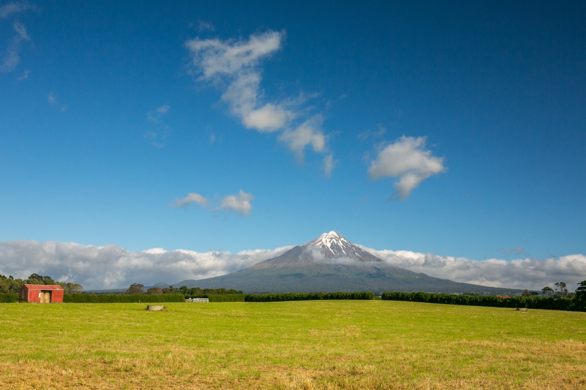 mt-naki-red-barn